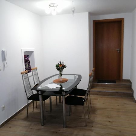 Ebenerdige Ferienwohnung Mit Grosser Terrasse In Der Naehe Des Waldes, Zum Wohlfuehlen Schoneck المظهر الخارجي الصورة