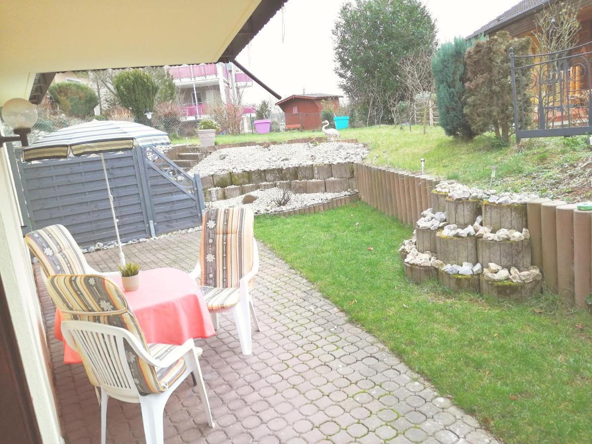 Ebenerdige Ferienwohnung Mit Grosser Terrasse In Der Naehe Des Waldes, Zum Wohlfuehlen Schoneck المظهر الخارجي الصورة