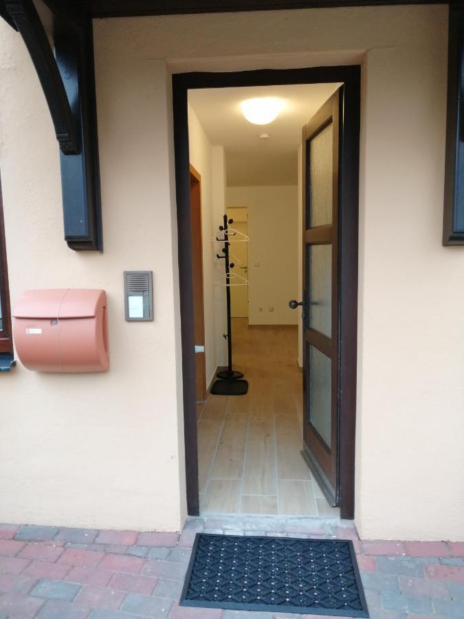 Ebenerdige Ferienwohnung Mit Grosser Terrasse In Der Naehe Des Waldes, Zum Wohlfuehlen Schoneck المظهر الخارجي الصورة